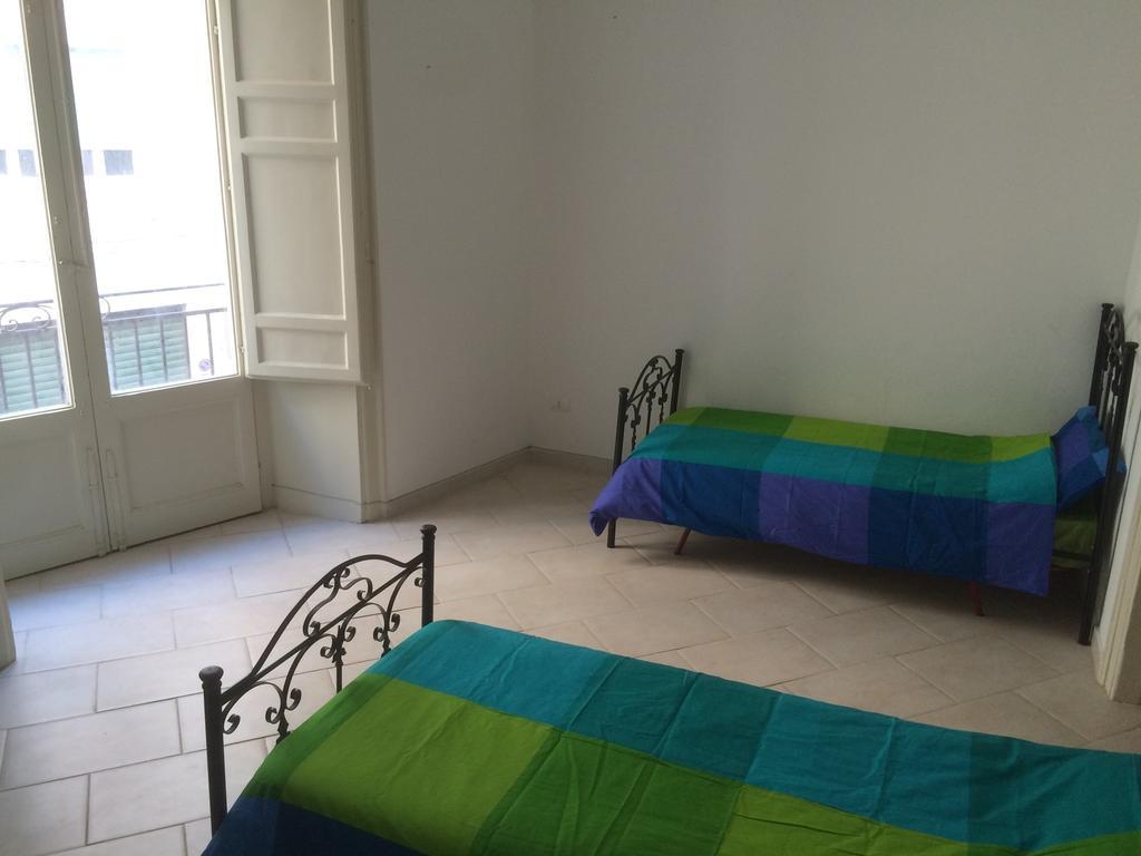 Vespa B&B Palermo Habitación foto
